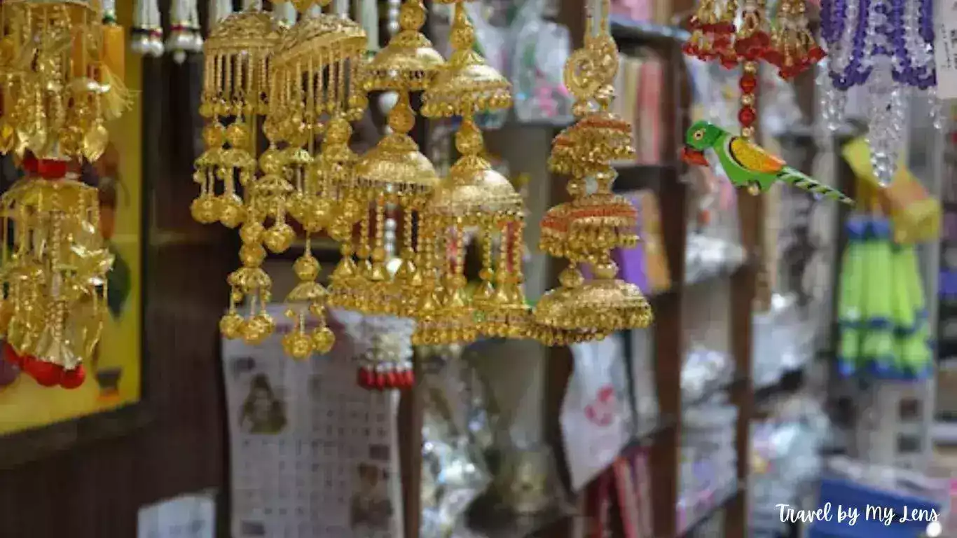 Chandni Chowk Market, one of the oldest and busiest markets in Old Delhi, India, has variety of shops of Jewelry, Home Decor items etc.