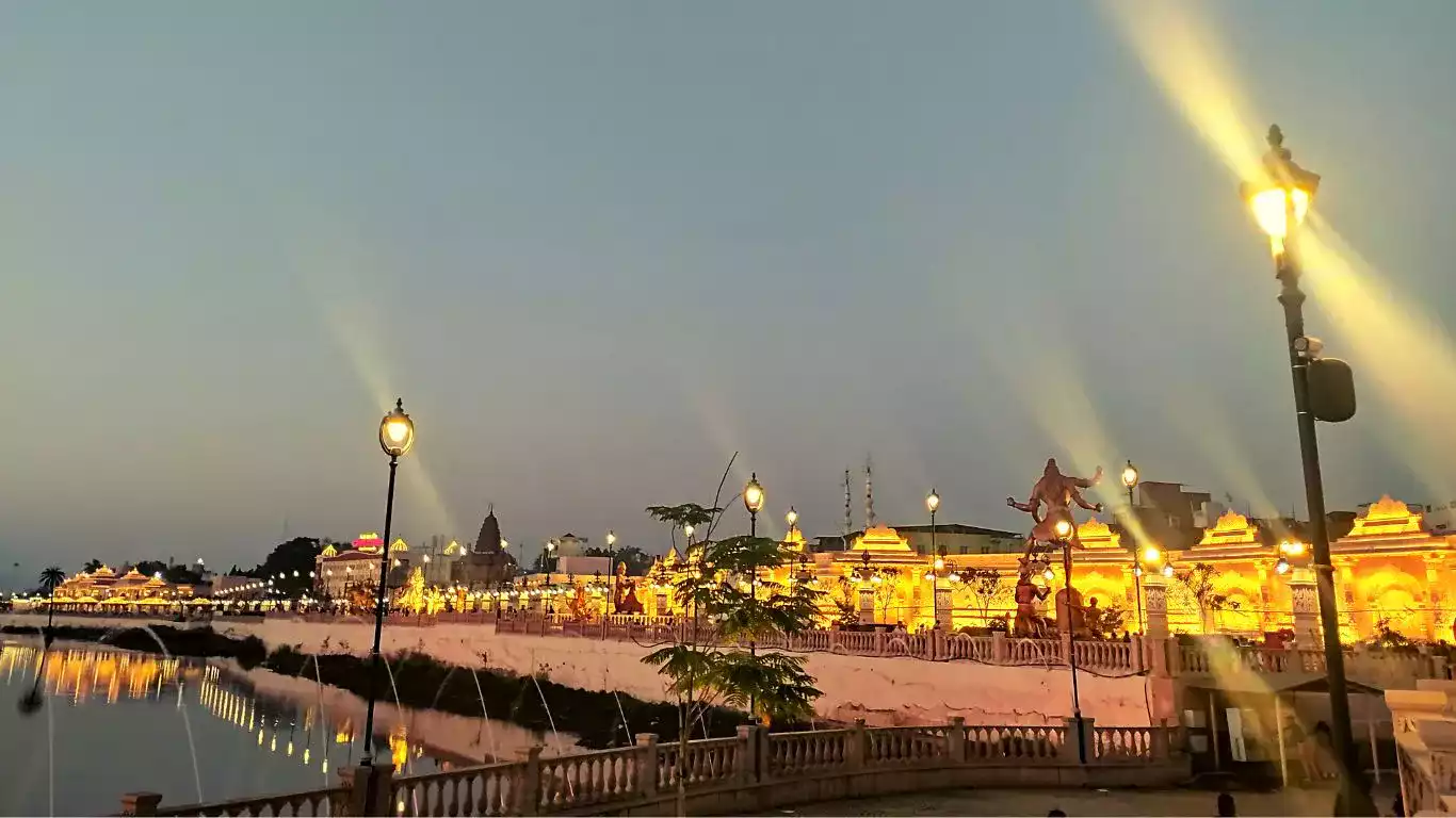 Night view of the Rudrasagar Lake and the entrance of the Mahakaleshwar Temple from the Mahakal Lok Corridor Ujjain, M.P.